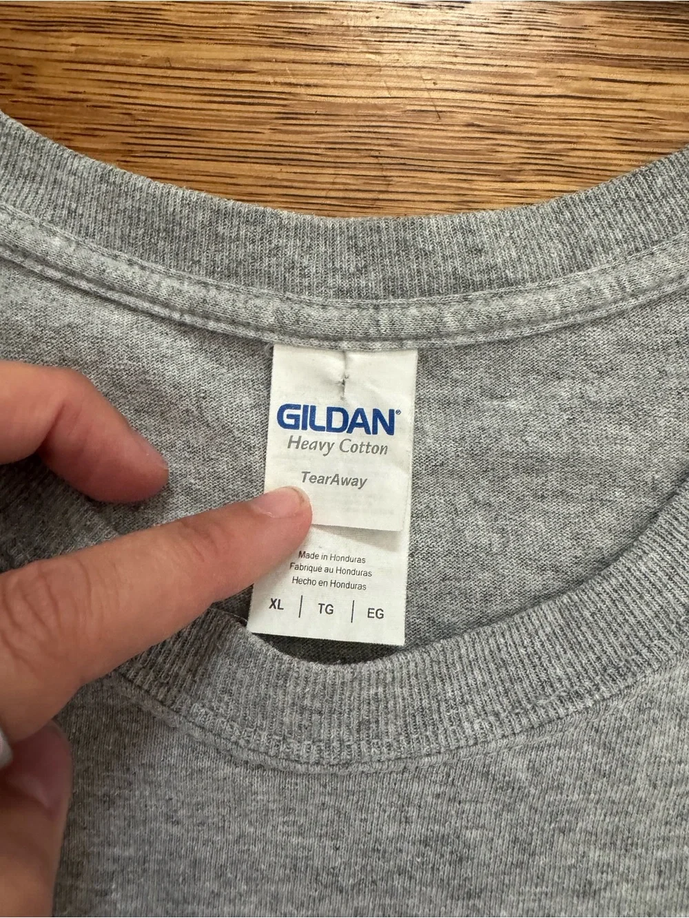 Gildan University of Dayton Tee, size XL